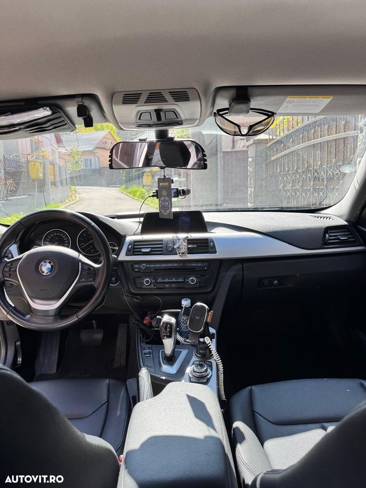 BMW Seria 3 320i Aut. - 16