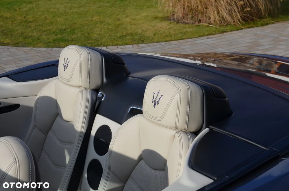 Maserati GranCabrio Sport - 14