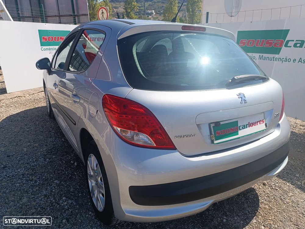 Peugeot 207 1.4 16V Trendy - 12