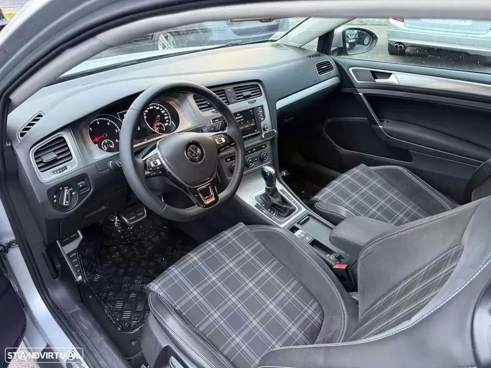 VW Golf 1.6 TDI BlueMotion DSG Cup - 9