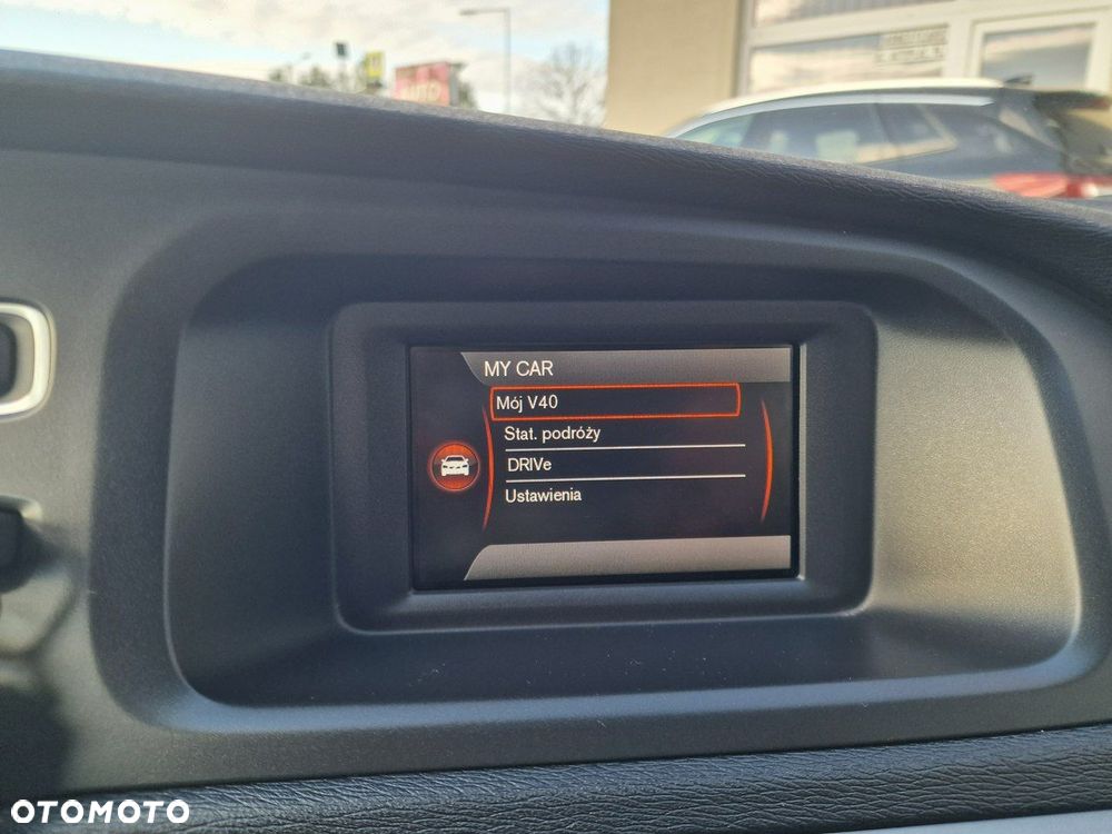 Volvo V40 T3 Kinetic - 24