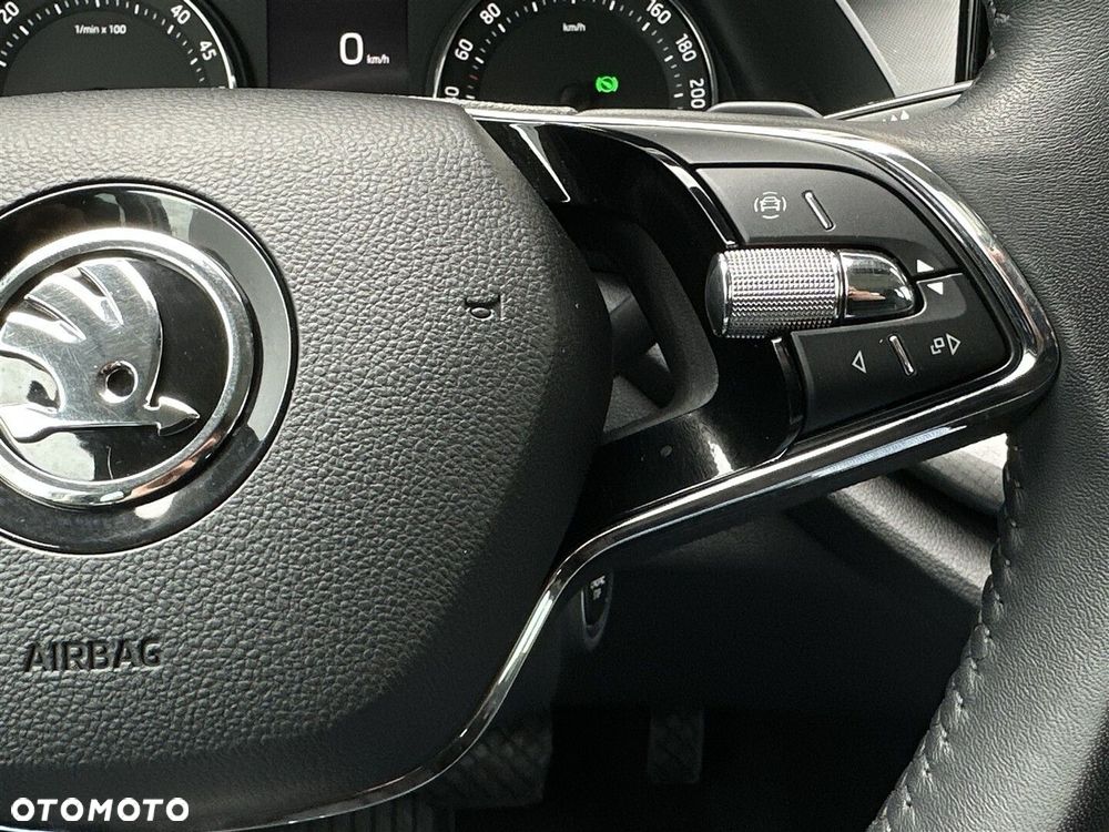 Skoda Octavia 2.0 TDI Ambition DSG - 22