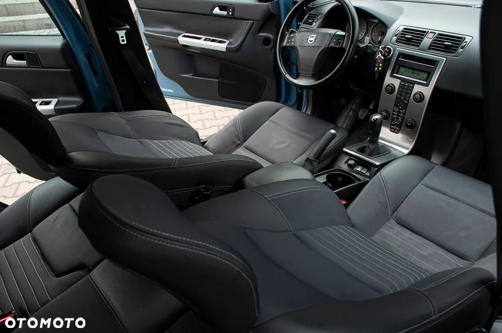 Volvo V50 2.4 Momentum - 26