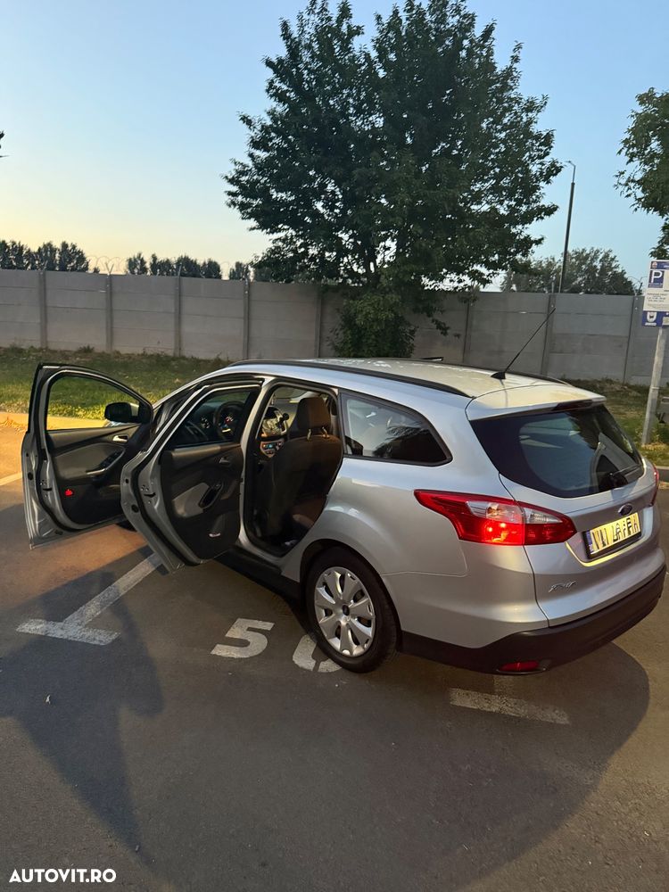 Ford Focus 1.6 TDCI DPF Titanium - 4