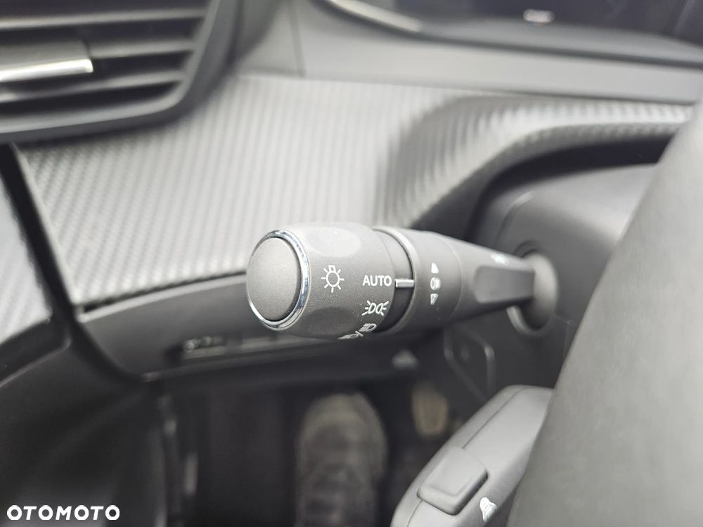 Peugeot 2008 PureTech 100 Allure - 22