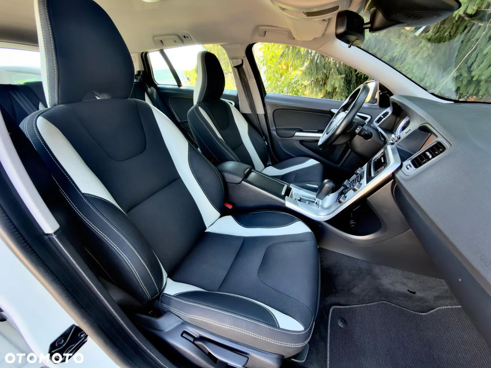 Volvo V60 T5 Geartronic Powershift RDesign - 23