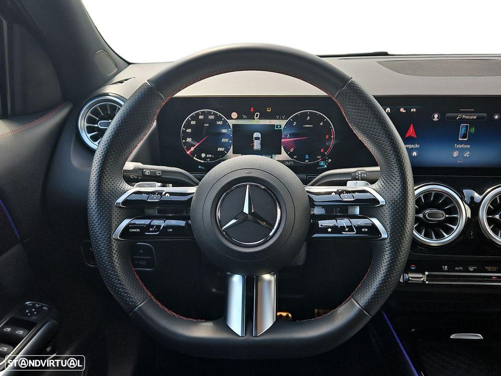 Mercedes-Benz GLA 180 d AMG Line - 16