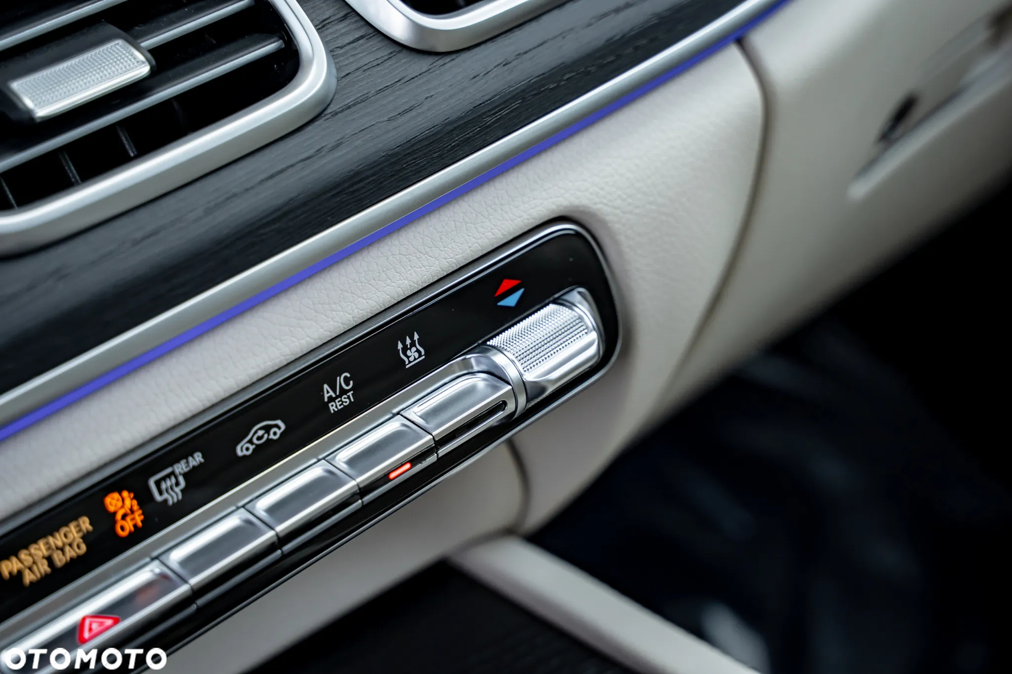 Mercedes-Benz GLS - 29