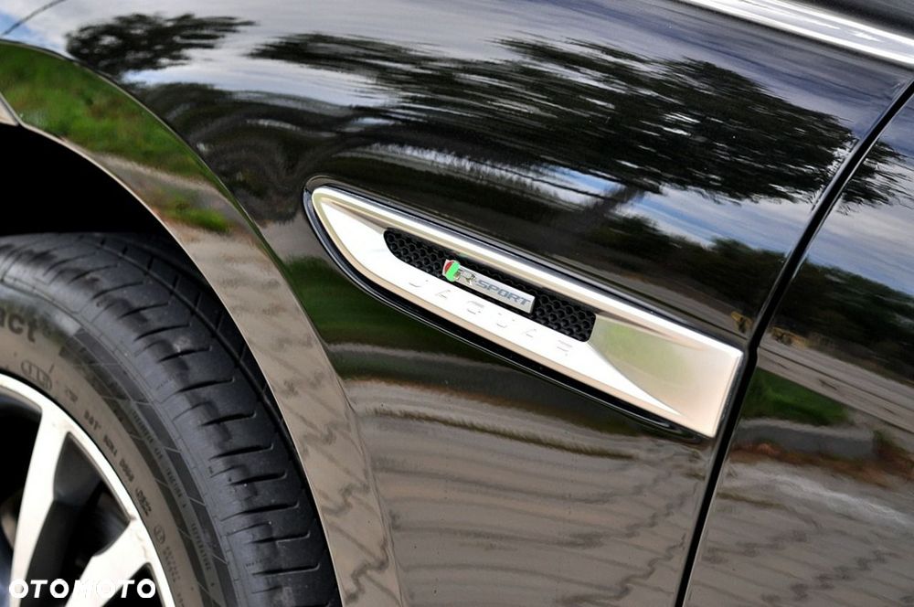 Jaguar F-Pace 2.0 i4D AWD R-Sport - 11