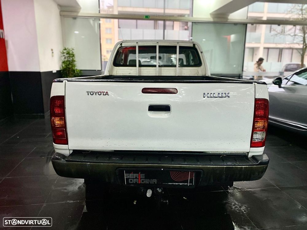 Toyota Hilux 2.5 D-4D CE - 6