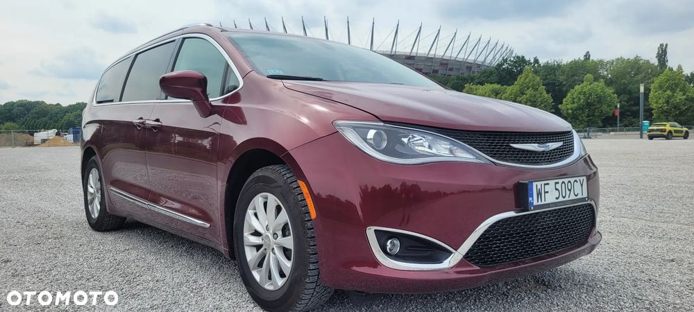 Chrysler Pacifica - 4