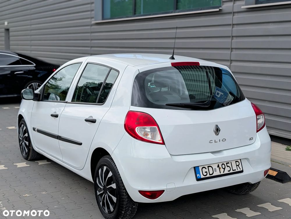 Renault Clio 1.5 dCi Authentique - 11