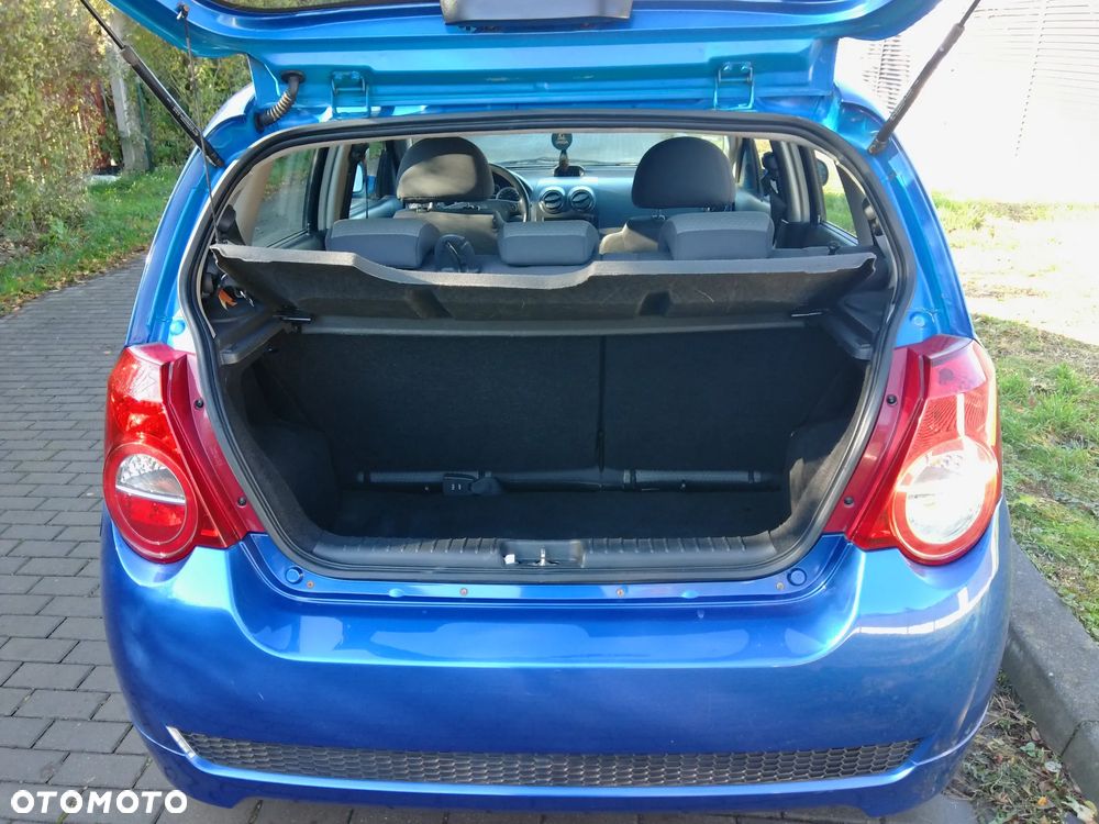 Chevrolet Aveo 1.2 16V Base / Classic - 10