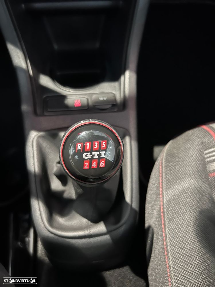 VW Up! - 34