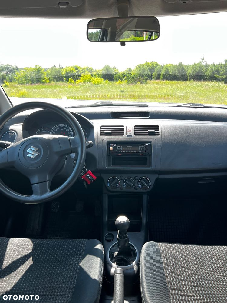 Suzuki Swift - 7