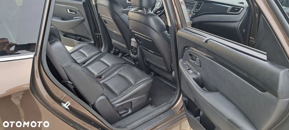 Kia Carens 1.7 CRDi XL 7os - 6