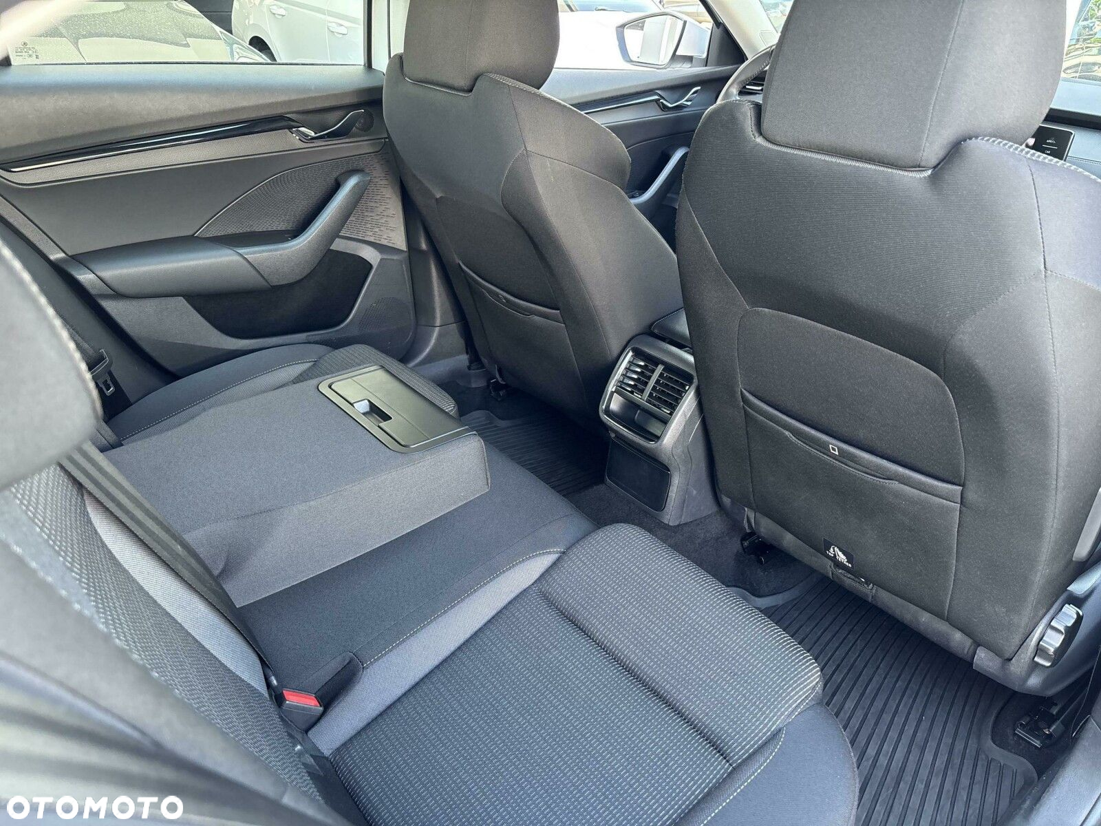 Skoda Octavia 2.0 TDI SCR Ambition DSG - 27