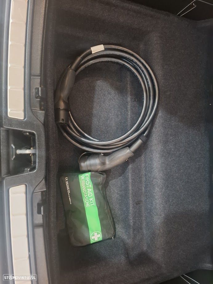 Volvo C40 Recharge 82 kWh Single M. Extended Range RWD Ultimate - 42