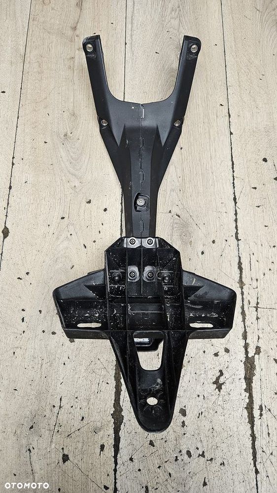 Uchwyt tablicy kierunkowskazów Honda CB125 R - 15