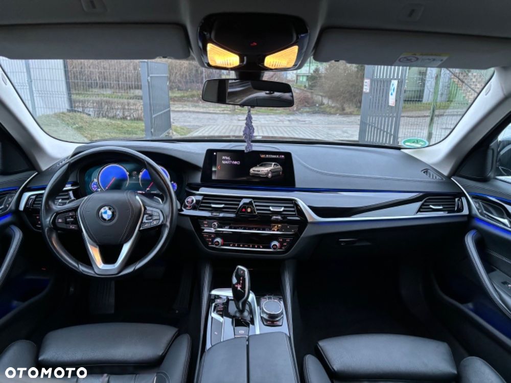 BMW Seria 5 520d xDrive Luxury Line sport - 32