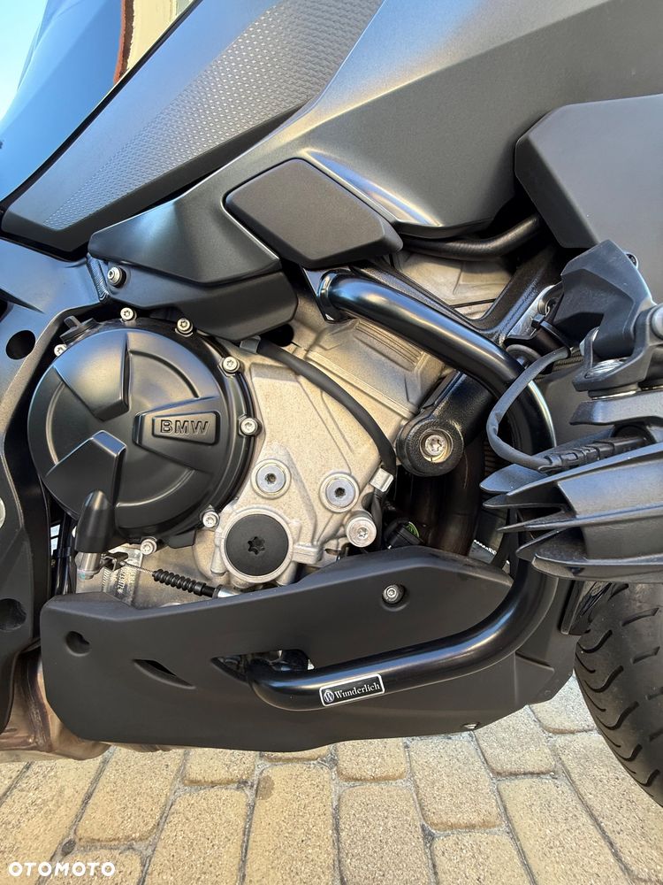 BMW XR - 10