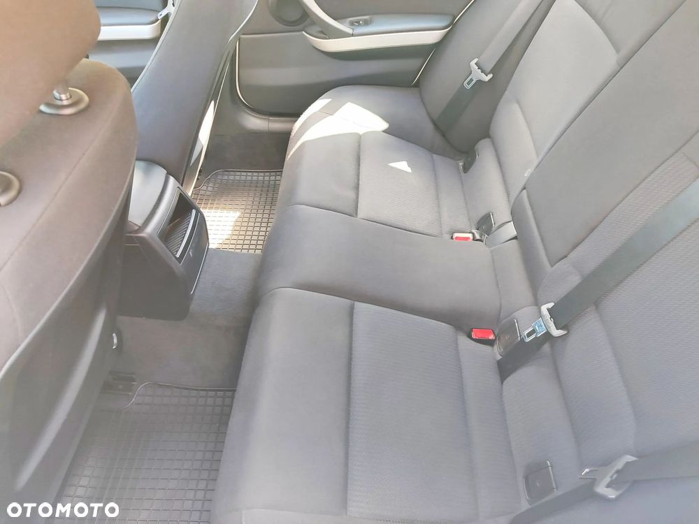 BMW Seria 3 320i - 8