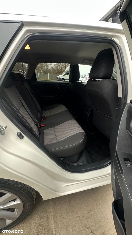 Toyota Auris 1.8 HSD Luna - 21