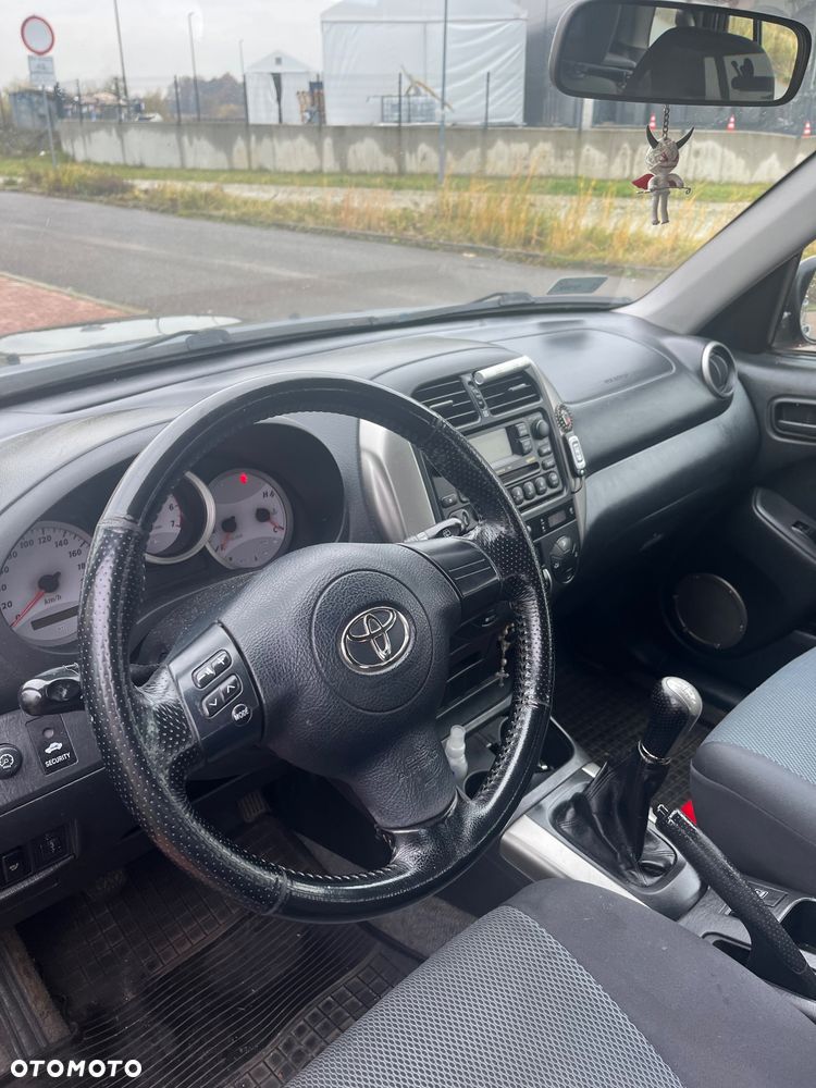 Toyota RAV4 2.0 D-4D 4x4 - 10