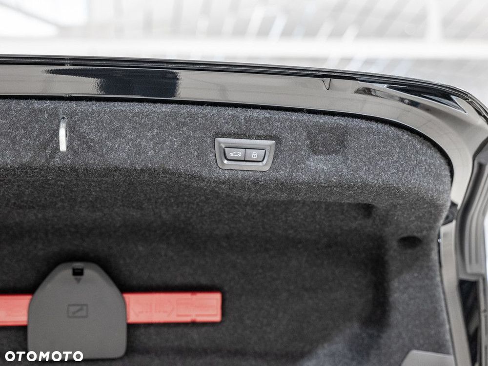 BMW Seria 5 520d xDrive mHEV M Sport - 12