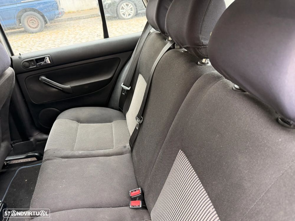 VW Golf 1.9 TDi Highline - 13