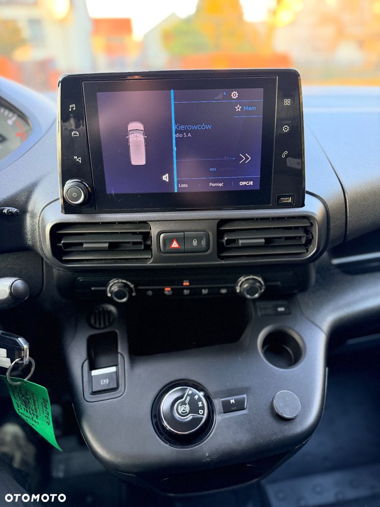 Peugeot Partner  21r 130 HK Niski przebieg 1wł ASO 5 dzwi Euro6.2/ford/opel/citroen - 22