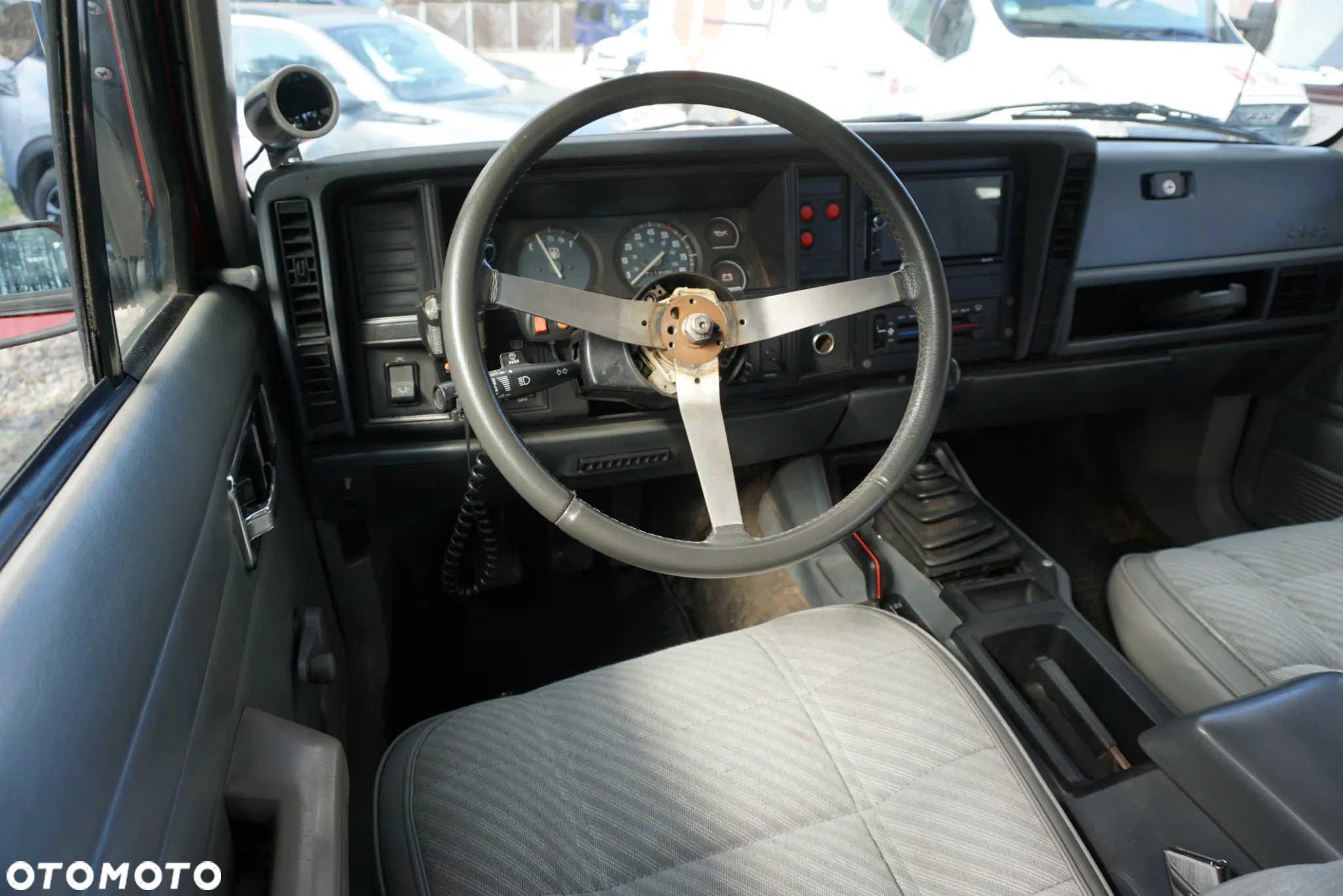 Jeep Cherokee - 9