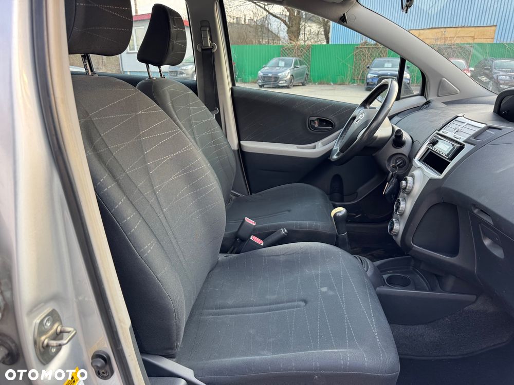 Toyota Yaris 1.3 VVT-i Sol - 8