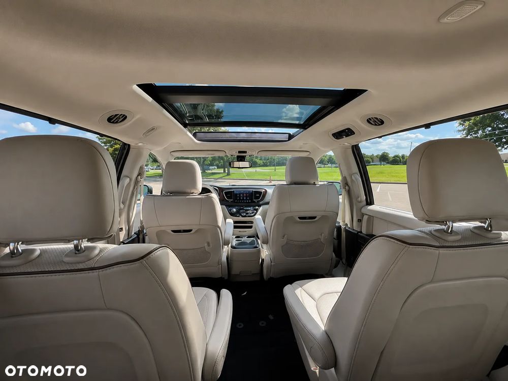 Chrysler Pacifica - 22
