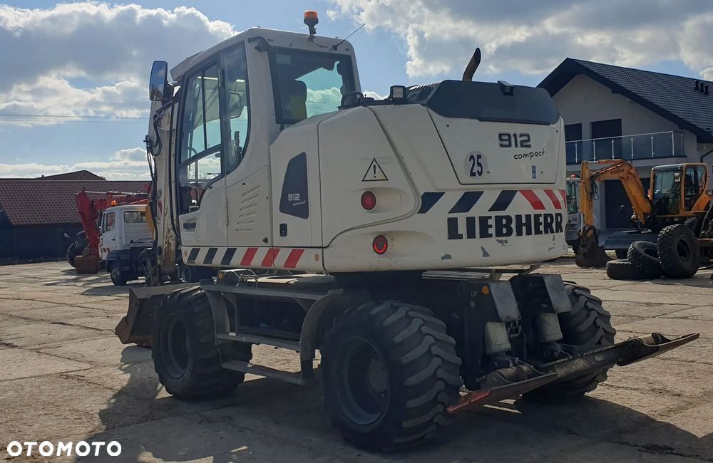 Liebherr A912 Compact - 2
