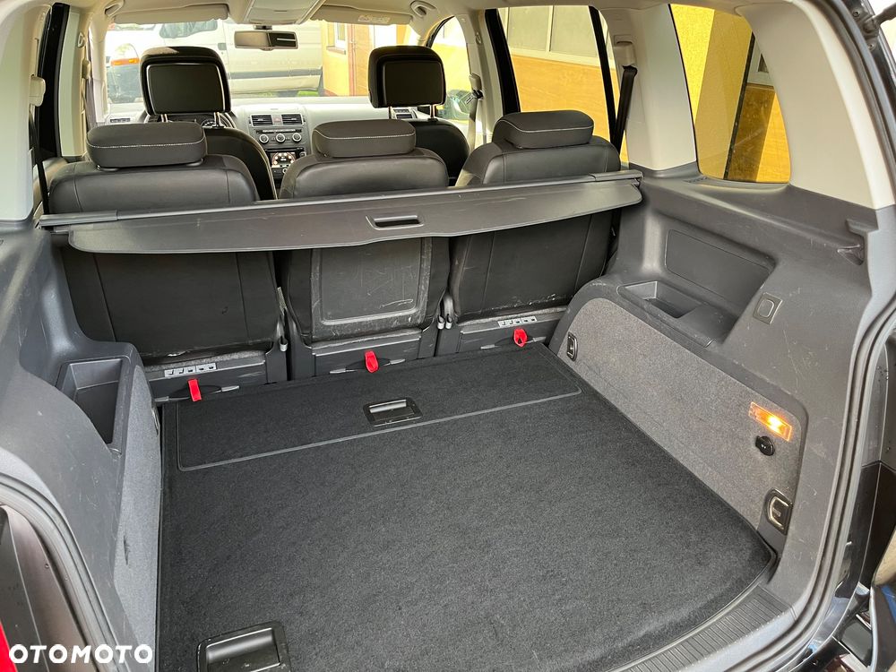Volkswagen Touran - 16