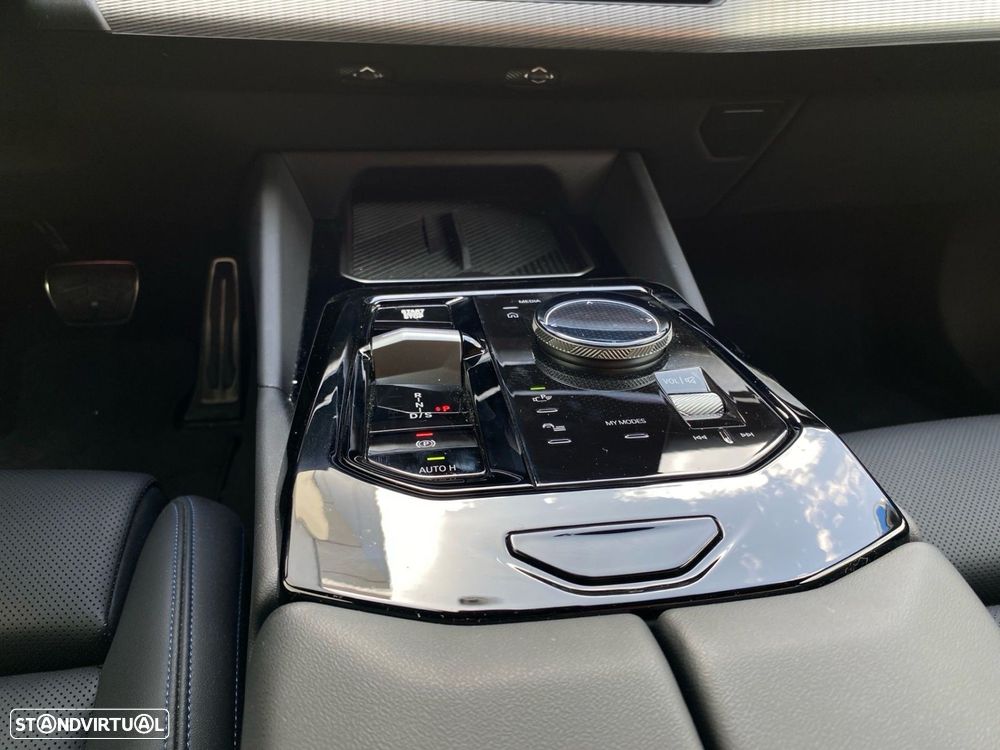 BMW 530 e Pack Desportivo M - 15