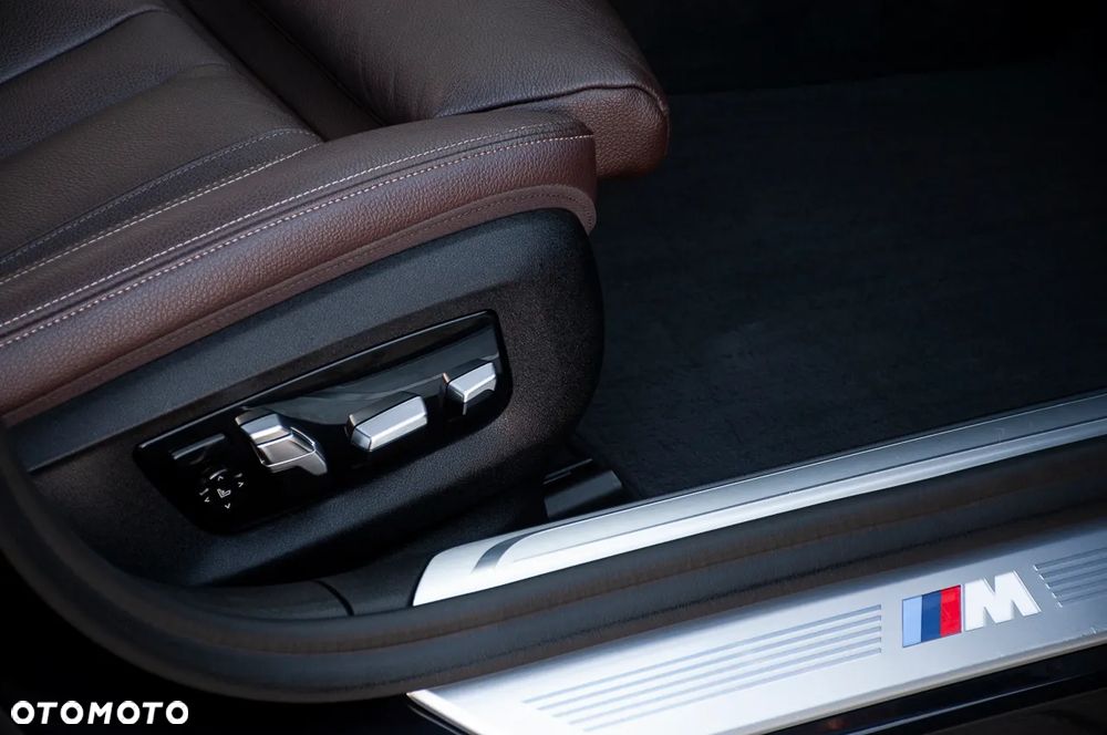 BMW Seria 7 730d xDrive sport - 39
