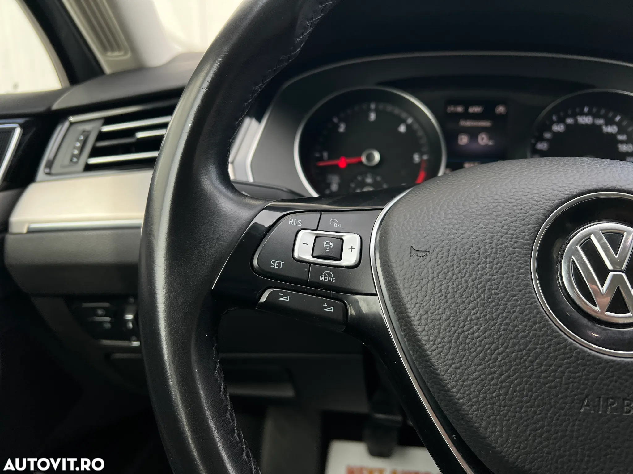 Volkswagen Passat - 16