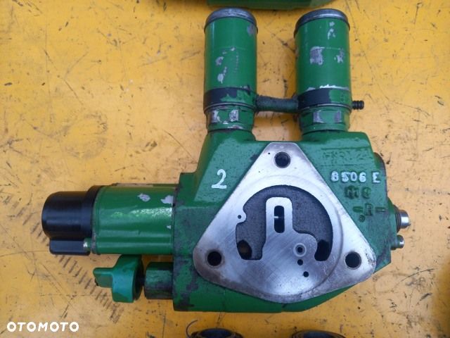 Sekcja 200 blok hydrauliczny 8506E John Deere 6920 - 2