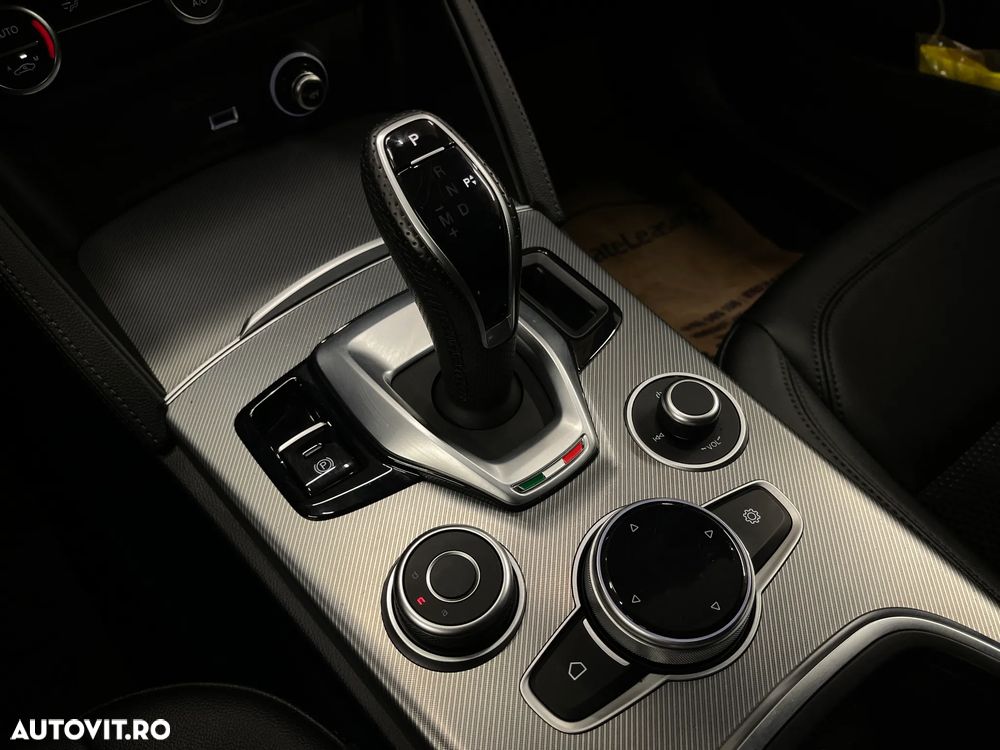 Alfa Romeo Stelvio 2.2 16V AT8 Q4 Business - 27
