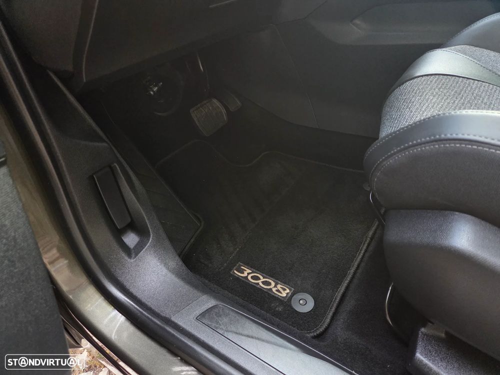 Peugeot 3008 PureTech 130 Stop & Start GPF EAT8 Allure - 9