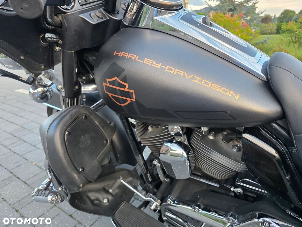 Harley-Davidson FLHTCU Ultra - 17