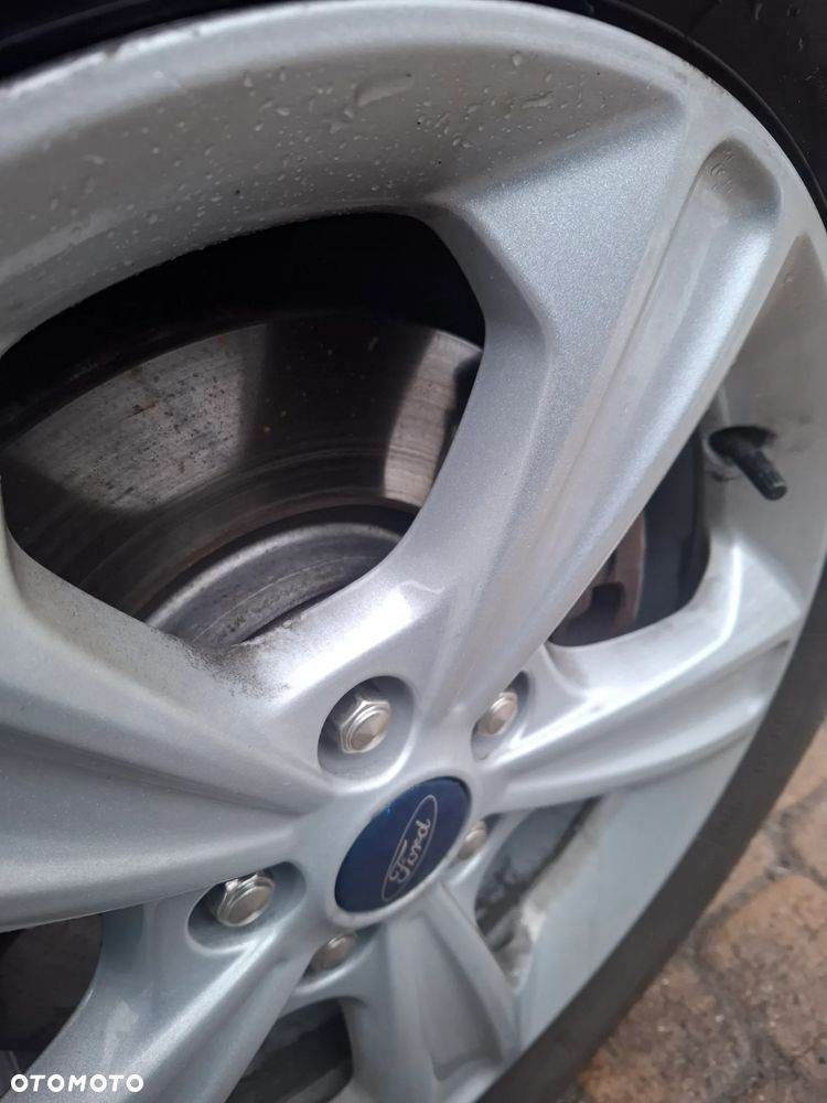 Ford Kuga 2.0 TDCi 2x4 Cool & Connect - 4