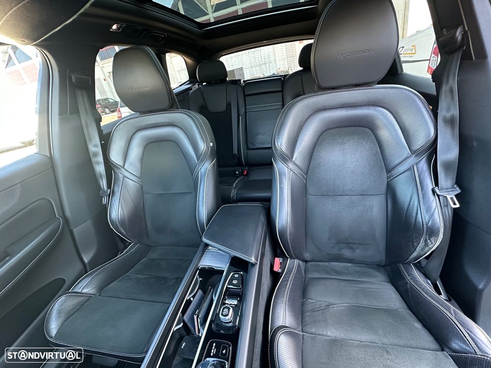 Volvo XC 60 2.0 T8 PHEV R-Design AWD - 28