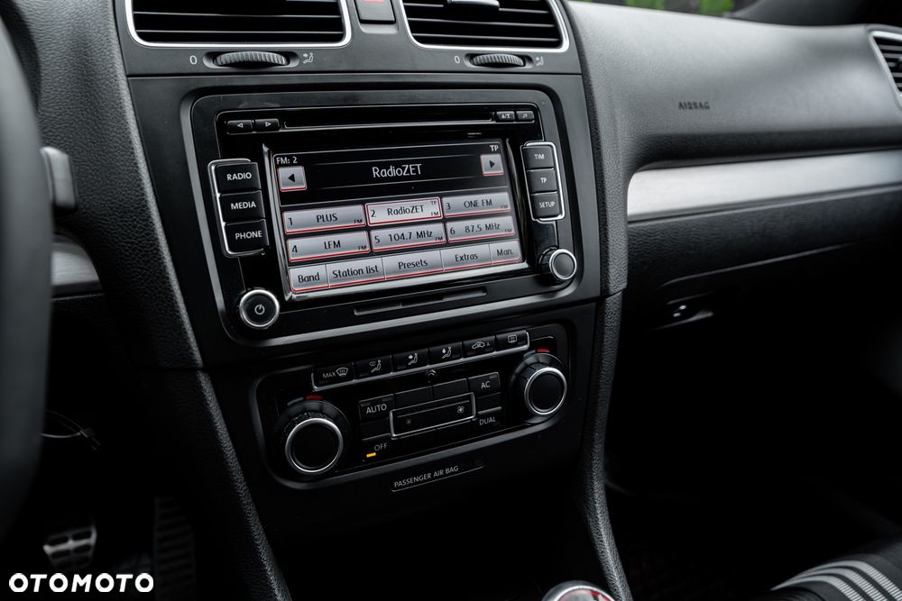 Volkswagen Golf 2.0 GTI adidas - 26