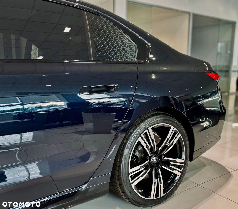 BMW Seria 7 - 11