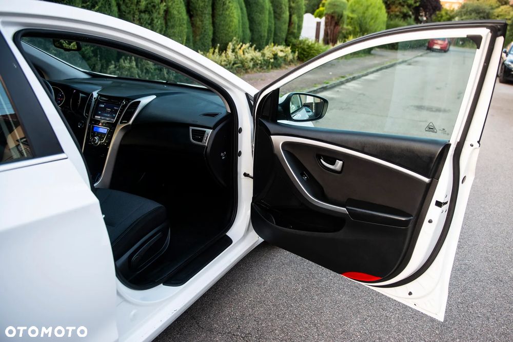 Hyundai i30 1.6 GDI Comfort - 37