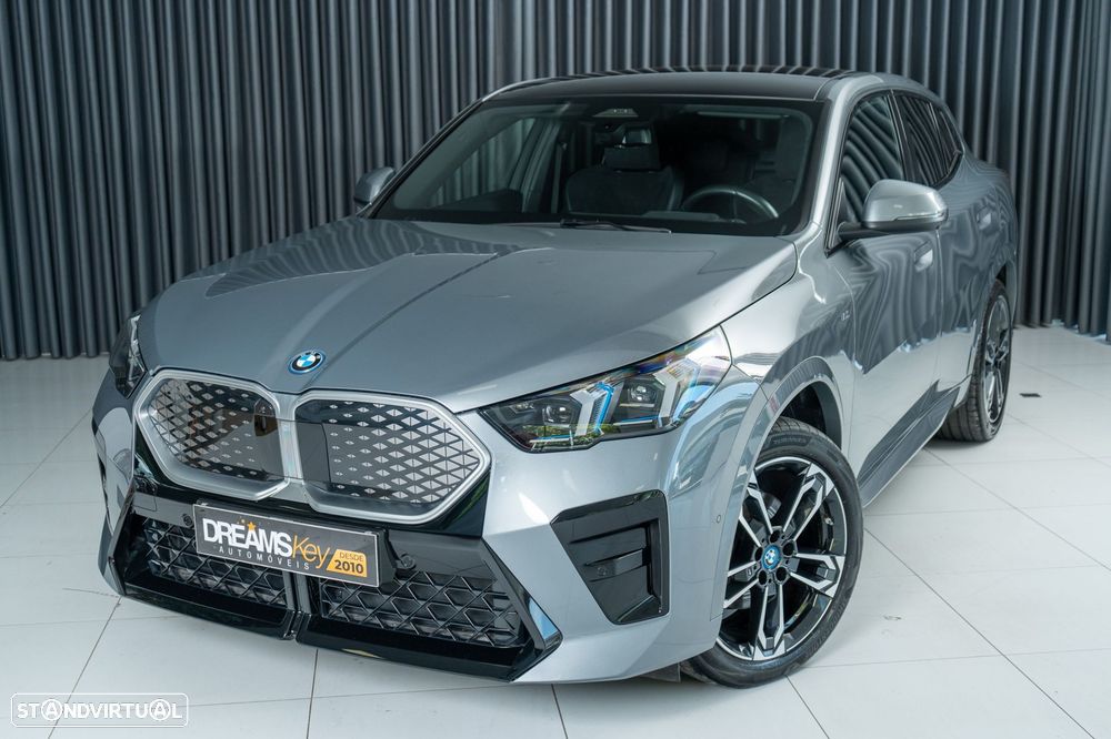 BMW iX2 eDrive20 Pack Desportivo M - 2