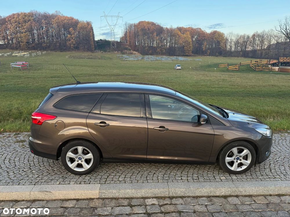 Ford Focus ver-turnier-titanium - 5